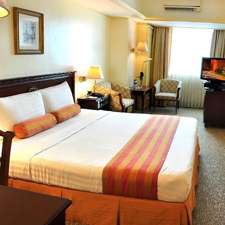 Networld Hotel Spa And Casino Pasay Eksteriør billede