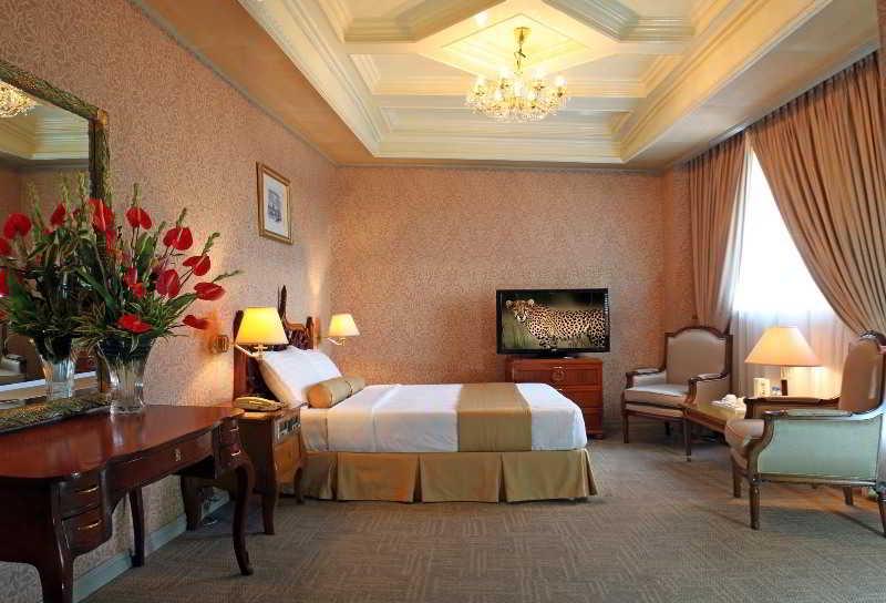 Networld Hotel Spa And Casino Pasay Eksteriør billede