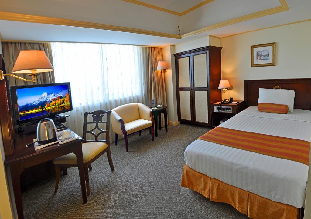 Networld Hotel Spa And Casino Pasay Eksteriør billede