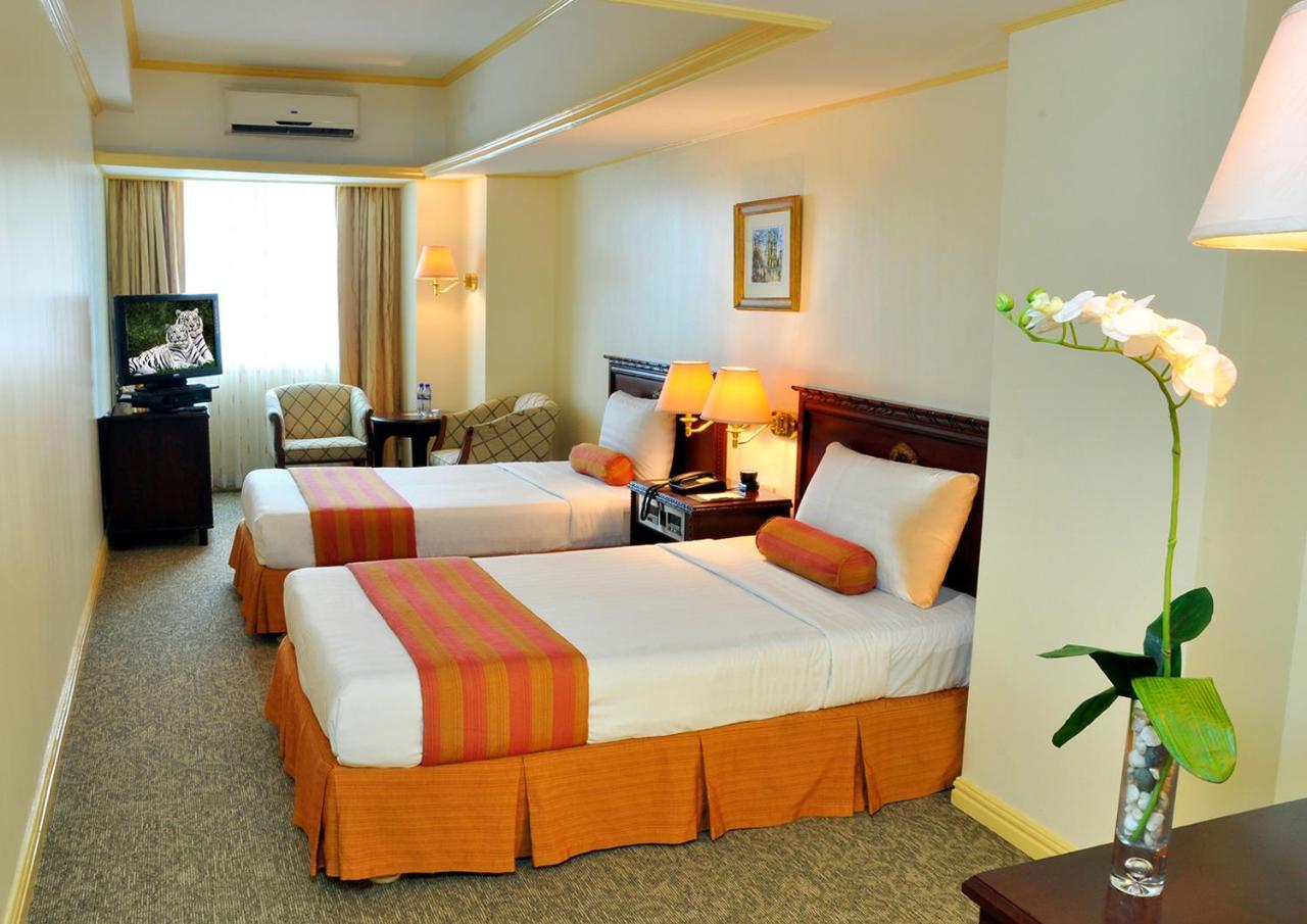 Networld Hotel Spa And Casino Pasay Eksteriør billede