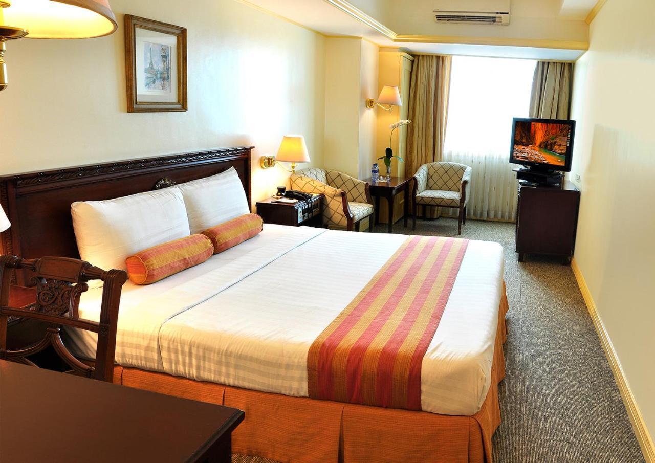 Networld Hotel Spa And Casino Pasay Eksteriør billede